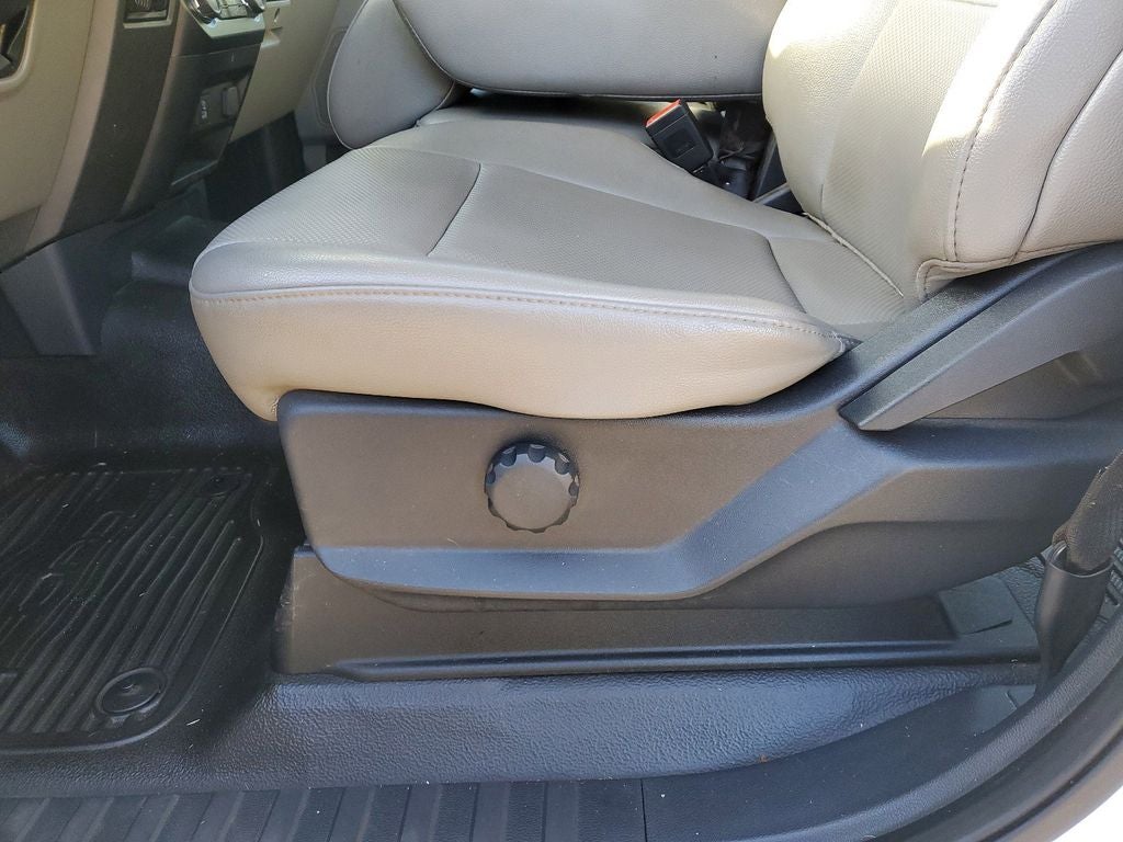 2022 Ford Super Duty F-350 SRW Pickup XL