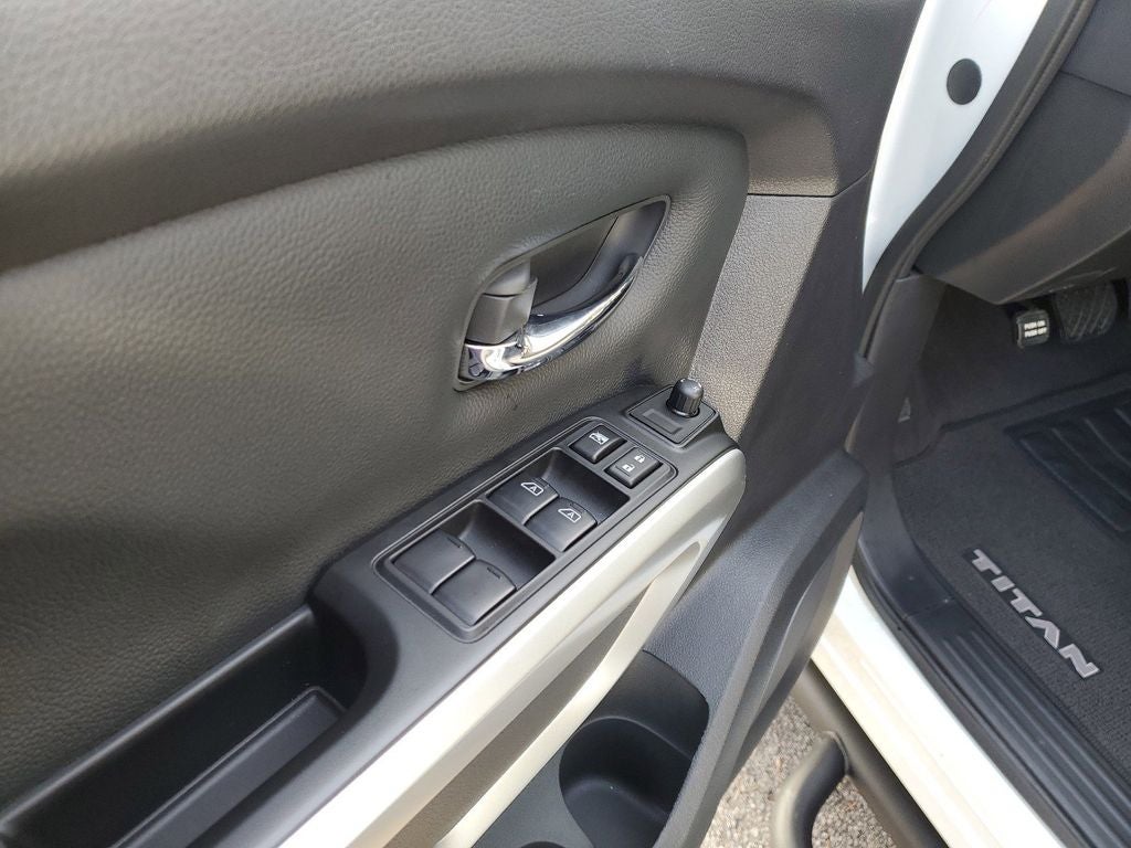 2024 Nissan Titan SV