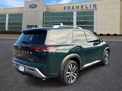 2024 Nissan Pathfinder Platinum