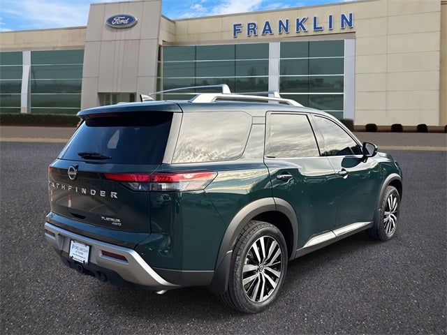 2024 Nissan Pathfinder Platinum