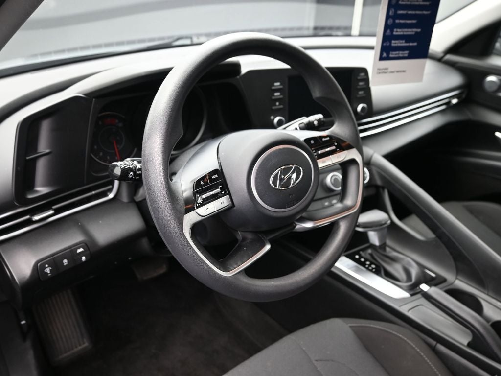 2022 Hyundai Elantra SE