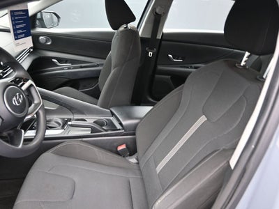 2022 Hyundai Elantra SE