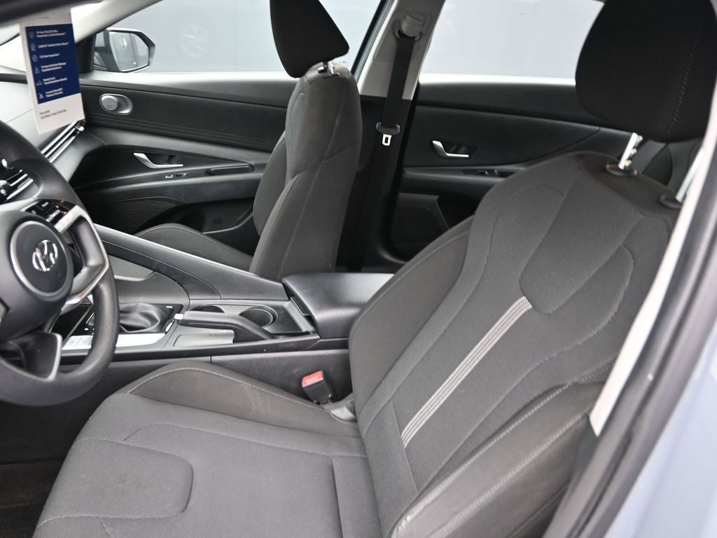 2022 Hyundai Elantra SE