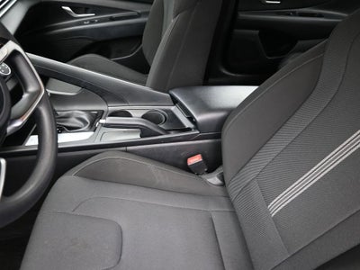 2022 Hyundai Elantra SE