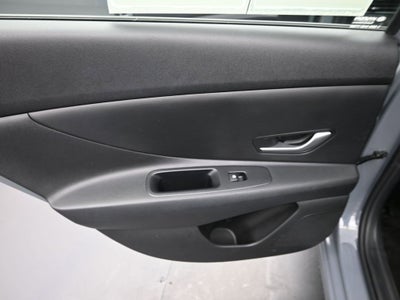 2022 Hyundai Elantra SE