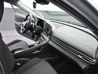 2022 Hyundai Elantra SE