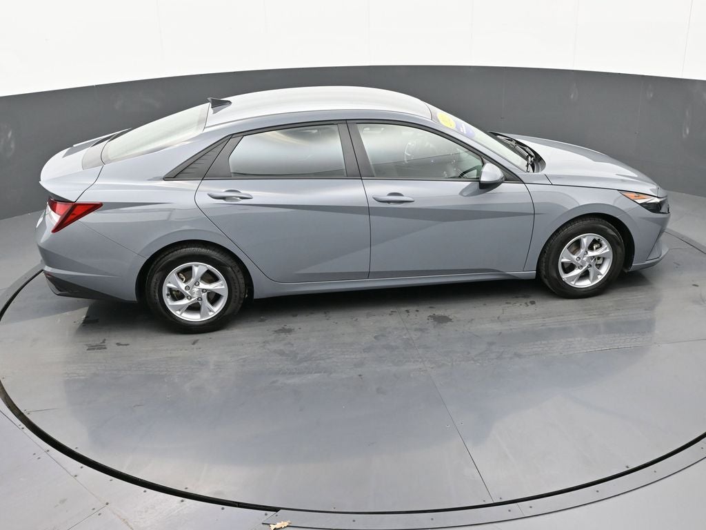 2022 Hyundai Elantra SE