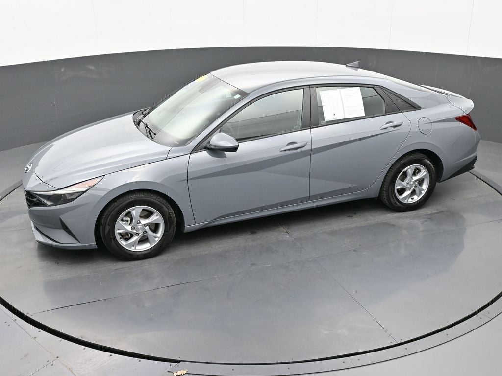 2022 Hyundai Elantra SE