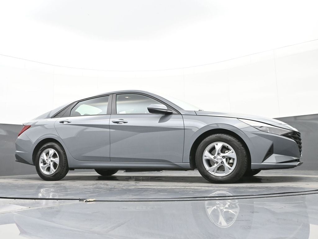 2022 Hyundai Elantra SE