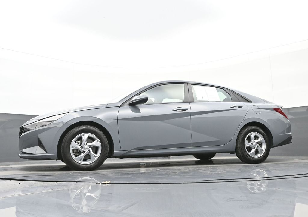 2022 Hyundai Elantra SE