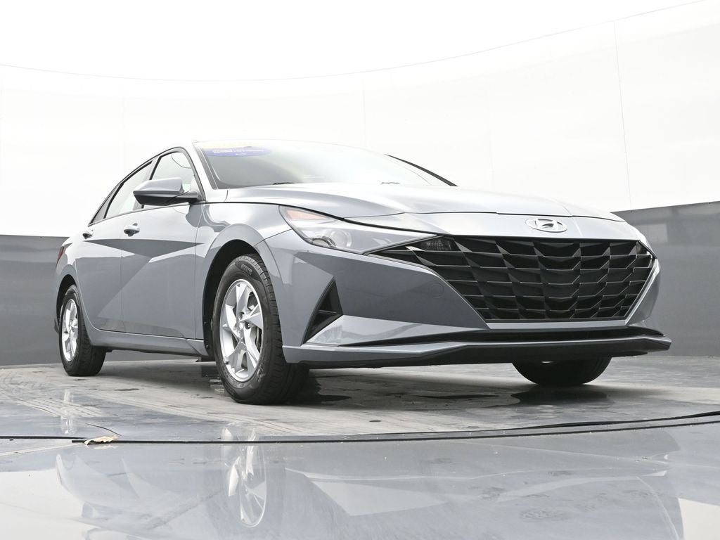 2022 Hyundai Elantra SE