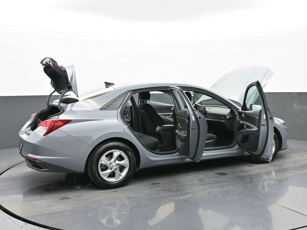 2022 Hyundai Elantra SE