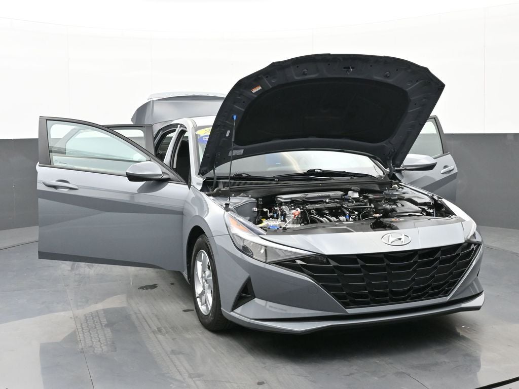 2022 Hyundai Elantra SE