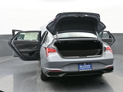 2022 Hyundai Elantra SE