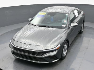 2024 Hyundai Elantra SE