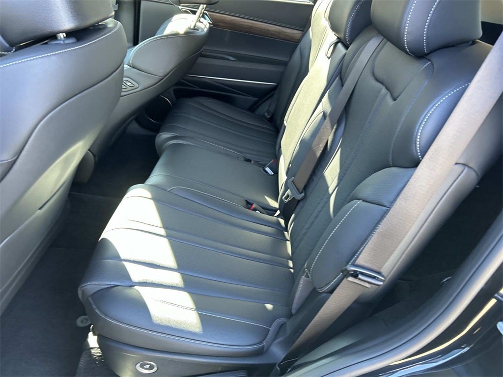 2025 Genesis GV80 Select