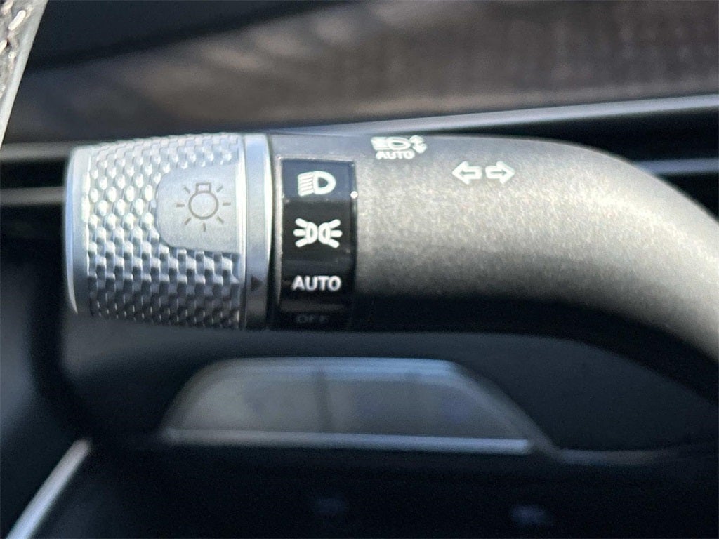 2025 Genesis GV80 Select