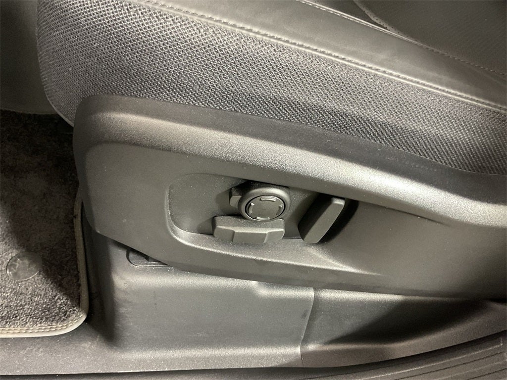 2025 Land Rover Defender 110 Sedona Red