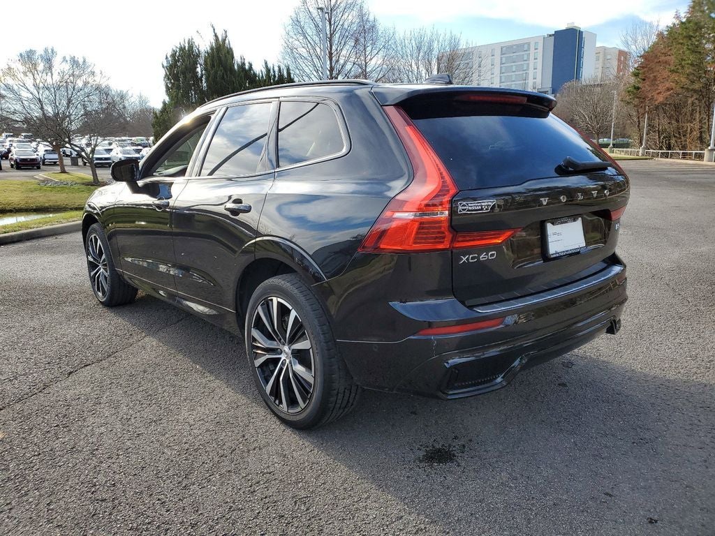 2024 Volvo XC60 B5 Ultimate Dark Theme