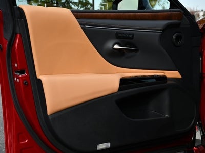 2025 Lexus ES 300h F Sport