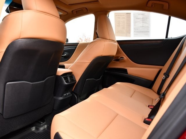 2025 Lexus ES 300h F Sport