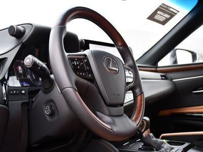 2025 Lexus ES 300h Luxury