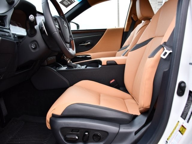 2025 Lexus ES 300h Luxury