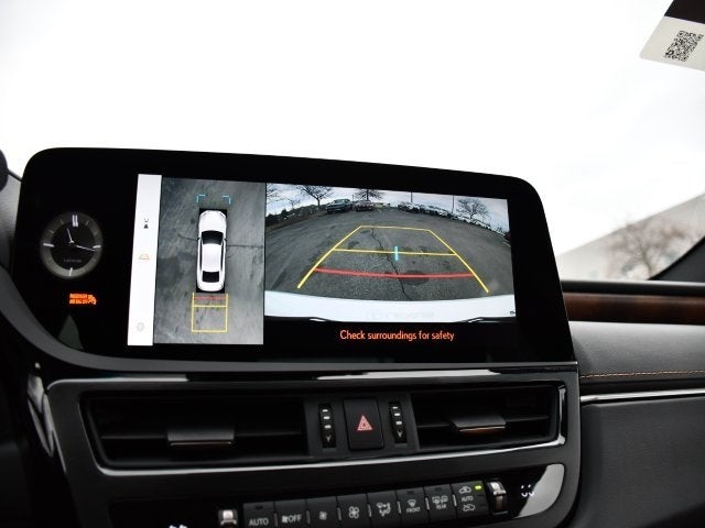 2025 Lexus ES 300h Luxury