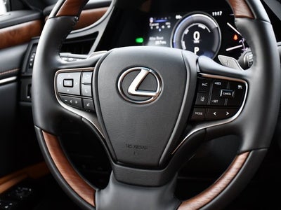 2025 Lexus ES 300h Luxury