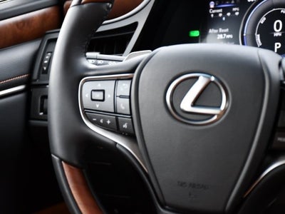 2025 Lexus ES 300h Luxury