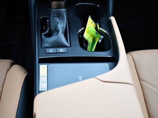 2025 Lexus ES 300h Luxury