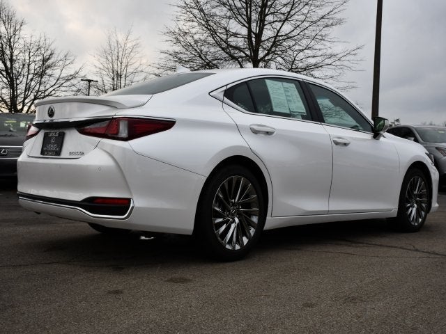 2025 Lexus ES 300h Luxury