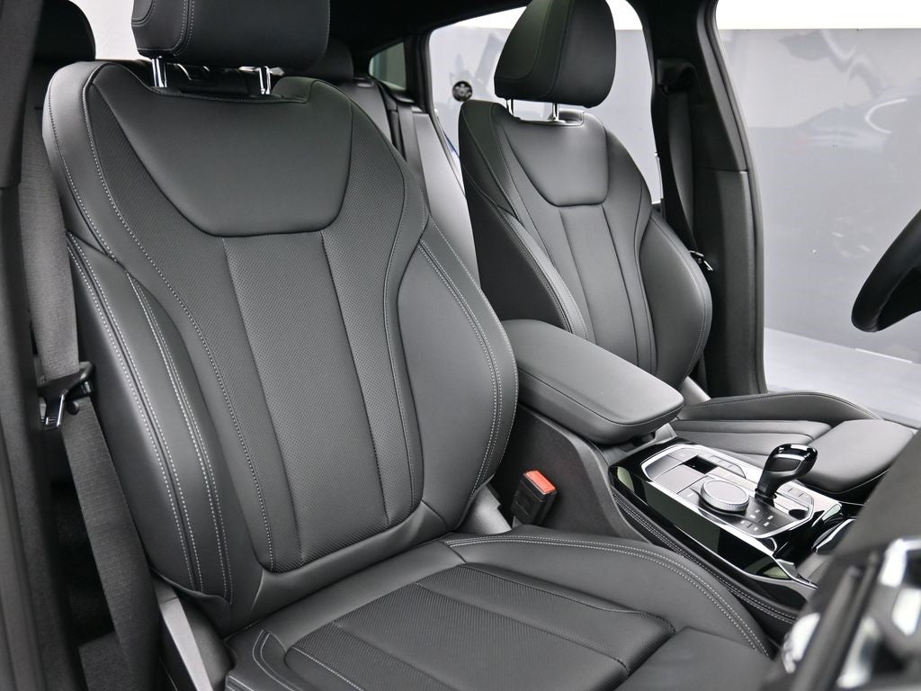 2025 BMW X4 xDrive30i