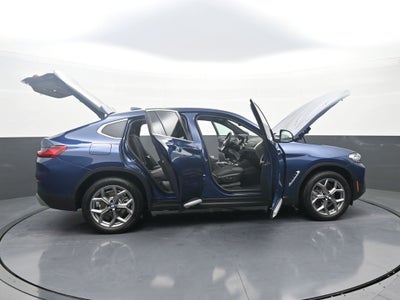 2025 BMW X4 xDrive30i