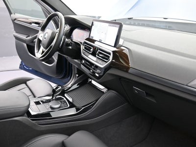 2025 BMW X4 xDrive30i