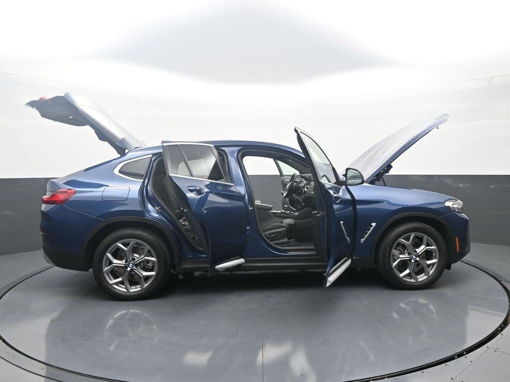 2025 BMW X4 xDrive30i