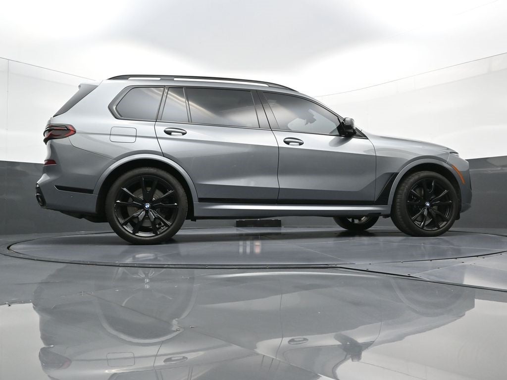 2025 BMW X7 M60i