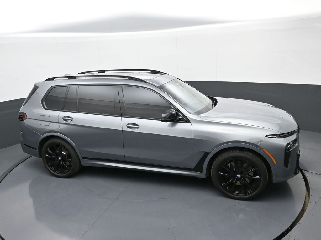 2025 BMW X7 M60i