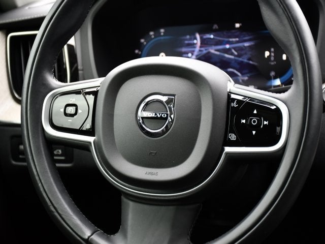 2022 Volvo XC60 B6 Inscription