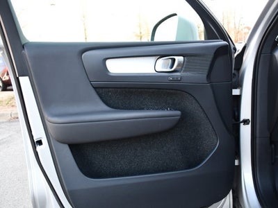 2019 Volvo XC40 Momentum