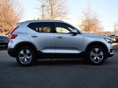 2019 Volvo XC40 Momentum