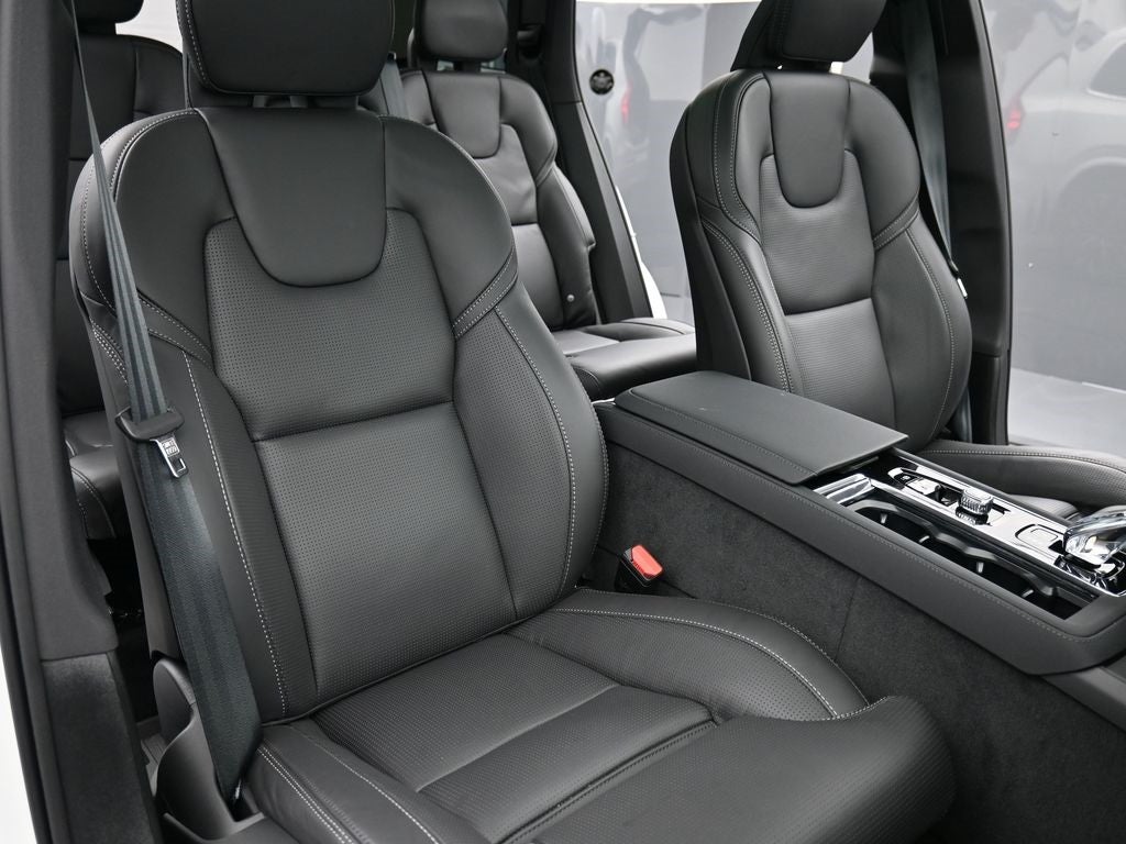 2025 Volvo XC90 Plug-In Hybrid Ultra