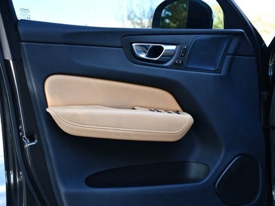 2022 Volvo XC60 B5 Inscription