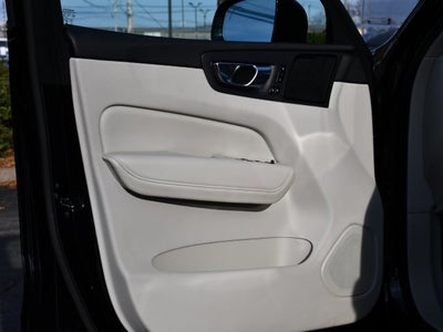 2022 Volvo XC60 B5 Inscription