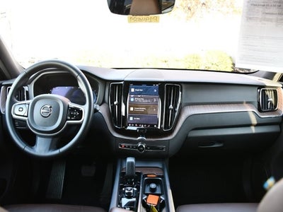 2023 Volvo XC60 B5 Plus Bright Theme