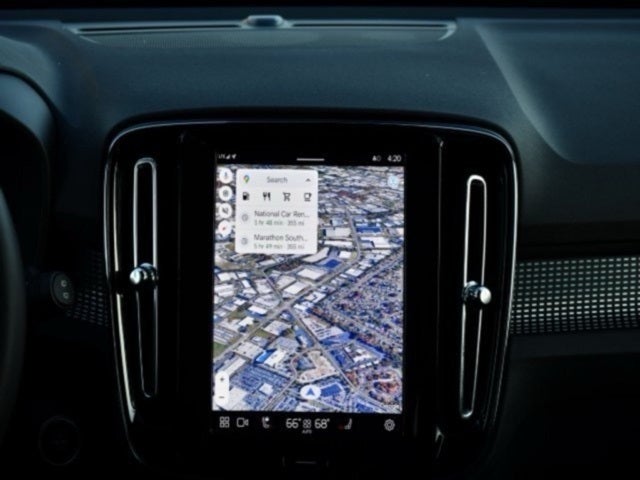 2025 Volvo XC40 B5 Plus Dark Theme