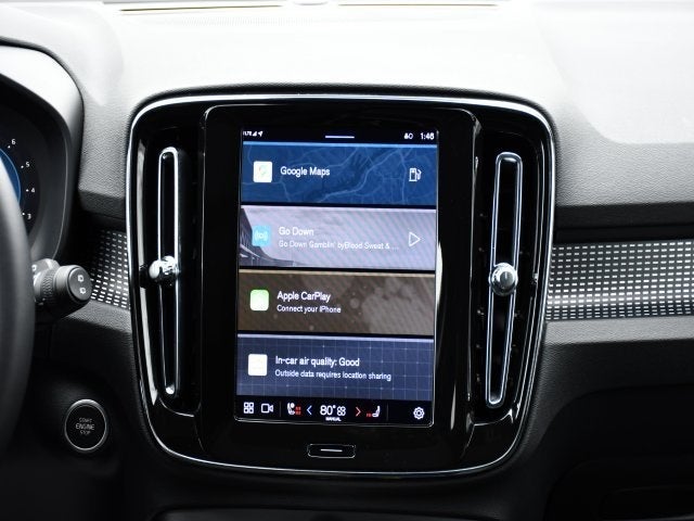 2025 Volvo XC40 B5 Plus Dark Theme