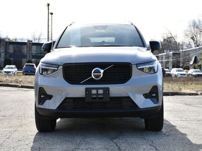 2025 Volvo XC40 B5 Plus Dark Theme