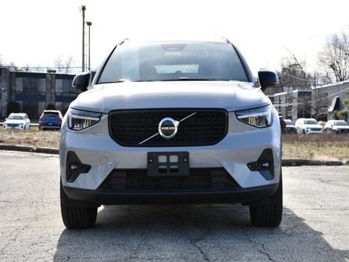 2025 Volvo XC40 B5 Plus Dark Theme