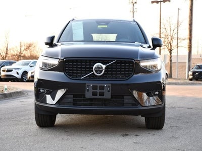 2025 Volvo XC40 B5 Plus Dark Theme